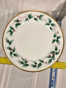 Plato de cena de acebo de Navidad Mikasa - Imagen 1 de 3