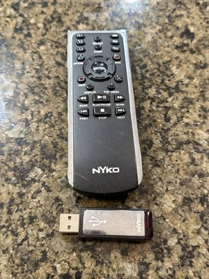 Dongle USB remoto infrarrojo Nyko BluWave para Sony PlayStation PS3 Foto 1 de 3