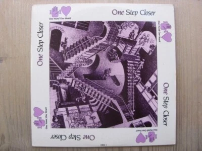 One Hand One Heart:   One Step Closer  Near mint  CD single (card slv) Foto 1 de 2