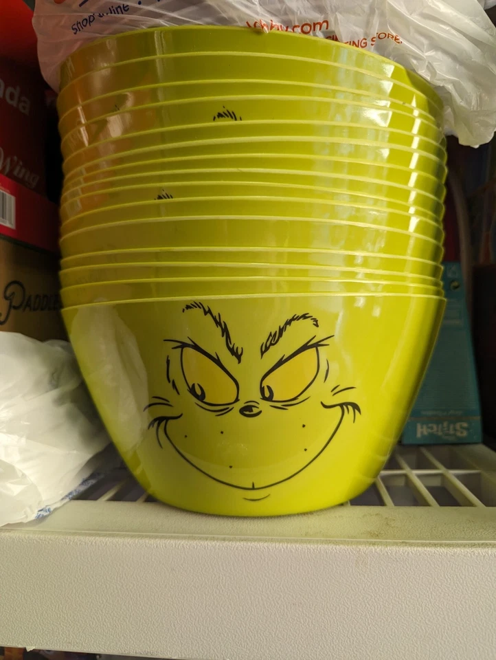 Sleigh Bell Bistro The Grinch 10" Melamine Serving Bowl (1)