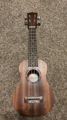 MAKALA MK-T Tenor Ukulele - Image 1 of 3