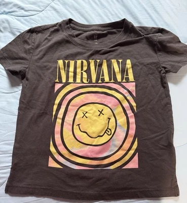 "Camiseta GAP Kids Nirvana Smiley Face talla L (10) negra gráfica 18"" de largo" Foto 1 de 3