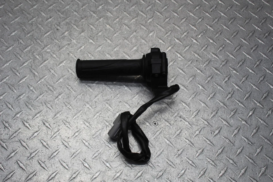 Ducati Monster 1200 S 2017 control del acelerador eléctrico Foto 1 de 4