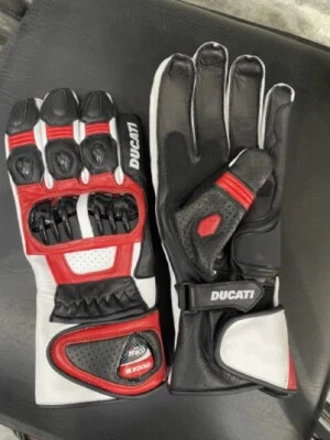 Guantes de cuero para carreras de moto Ducati Foto 1 de 4