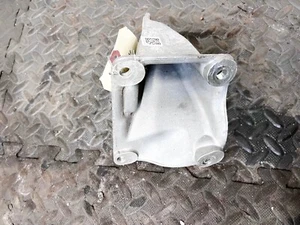 17-22 ASTON MARTIN DB11 LEFT DRIVER LH SIDE ENGINE MOUNT SUPPORT BRACKET OEM - Picture 1 of 3