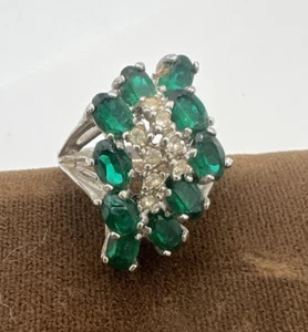Vintage Ladies Sterling Cocktail Ring Green White Stones Size 8.75 - Picture 1 of 11