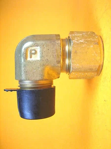 Parker 5/8" Tube x 1/2" Male NPT Brass Union Elbow - Picture 1 of 8
