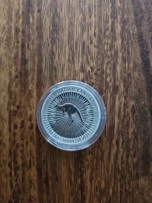 Silbermünze 1oz 999 Feinsilber - Australian Kangaroo 2016 Elizabeth 2 - Bild 1 von 4