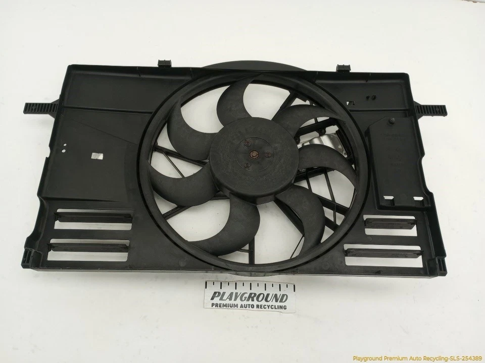 Conjunto de ventilador de refrigeración del radiador del motor Volvo C30 2,5 L 5 cilindros para 2007-2013 07 Foto 1 de 4