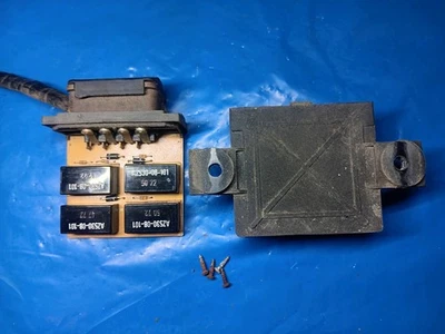 Mercedes VDO Emission Ignition Timing Relay Control Module 0015421419 280 280C - Image 1 of 4