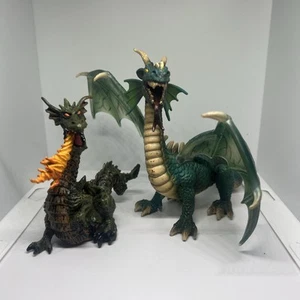 Lot Of 2 Dragons Schleich 2003 World of Knights & 1999 Papo Green Dragon - Picture 1 of 6