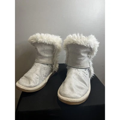 Girls size 3 White Justice Furry Boots - Image 1 of 3