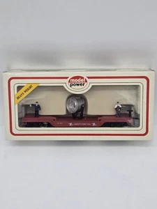 Model Power 8220 HO Safety Depressed Center Flat Car w/Light and Signal Man - Picture 1 of 8
