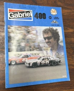 Richard Petty signiert Gabriel 400 Vintage Programm 1980 BESCHREIBUNG LESEN! - Bild 1 von 6