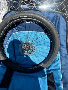 RaceFace AR30 Offset WheelSet Spline w/ centerlock rotors 32 spoke - Picture 1 of 7