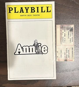 1997 ANNIE Playbill & Ticket Maryin Beck Theatre - Picture 1 of 4