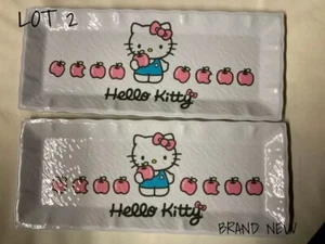 Set 2 piatti da portata in melamina Sanrio Hello Kitty - design mele rosa nuovi - Foto 1 di 2
