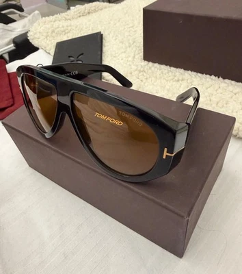 OCCHIALI DA SOLE Tom Ford FT1044 01E Bronson - Immagine 1 di 4