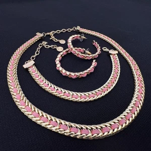 RJ Graziano Conjunto de Joyas Rosa Tejido Trenzado Collar Pendientes XL Pulsera Paruré - Imagen 1 de 3