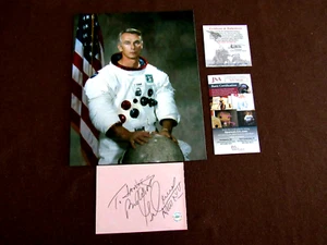 EUGENE GENE CERNAN APOLLO 17 NASA LAST MAN ON MOON SIGNED AUTO CUT & PHOTO JSA  - Picture 1 of 5