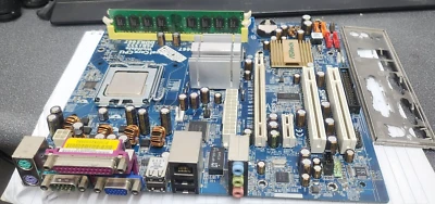 ASRock WOLFDALE1333-D667 mATX Motherboard w/ E2160 DC SLA8Z 1.8GHz CPU, 1GB, I/O - Image 1 of 4