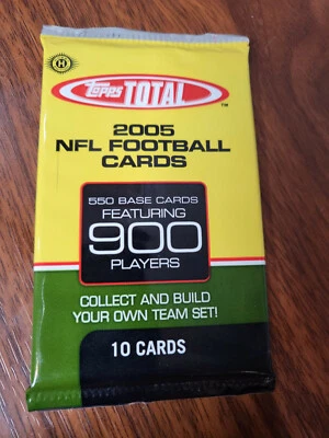 2005 Topps Total Football 10 Card Hobby Pack - See Full Checklist within lot - Image 1 of 2