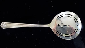 INTERNATIONAL MAJESTIC PATTERN TOMATO SERVER - Picture 1 of 5