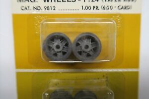 VINTAGE COX COMPETITION PARTS #9812 MAG WHEELS TAPER HUB 1:24 SCALE 1 PAIR!
