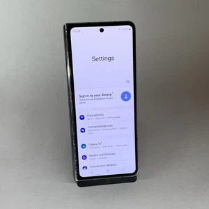 Samsung Galaxy Z Fold 4 Unlocked, 1 TB, 12 GB, Used - Picture 1 of 8