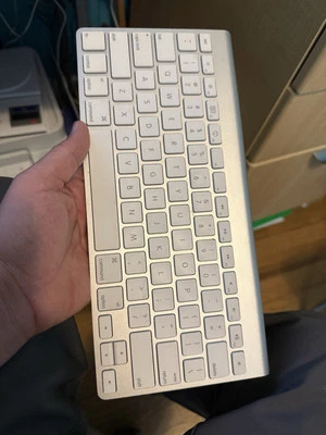 Teclado inalámbrico Apple genuino Foto 1 de 4