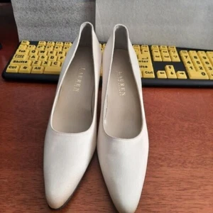 ¡NUEVO! Lauren Ralph Lauren Sedoso Pump Kitty Tacón Blanco Talla 7.5 - Imagen 1 de 6