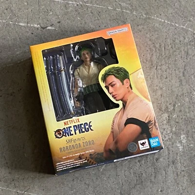 BAS65768: Bandai One Piece (Una serie de Netflix) S.H.Figuarts Roronoa Zoro Foto 1 de 4