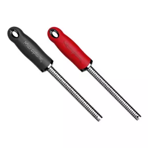 Microplane Premium Spice Grater Black/Red - Hard Spices/Cinnamon/Nutmeg Grater - Bild 1 von 3
