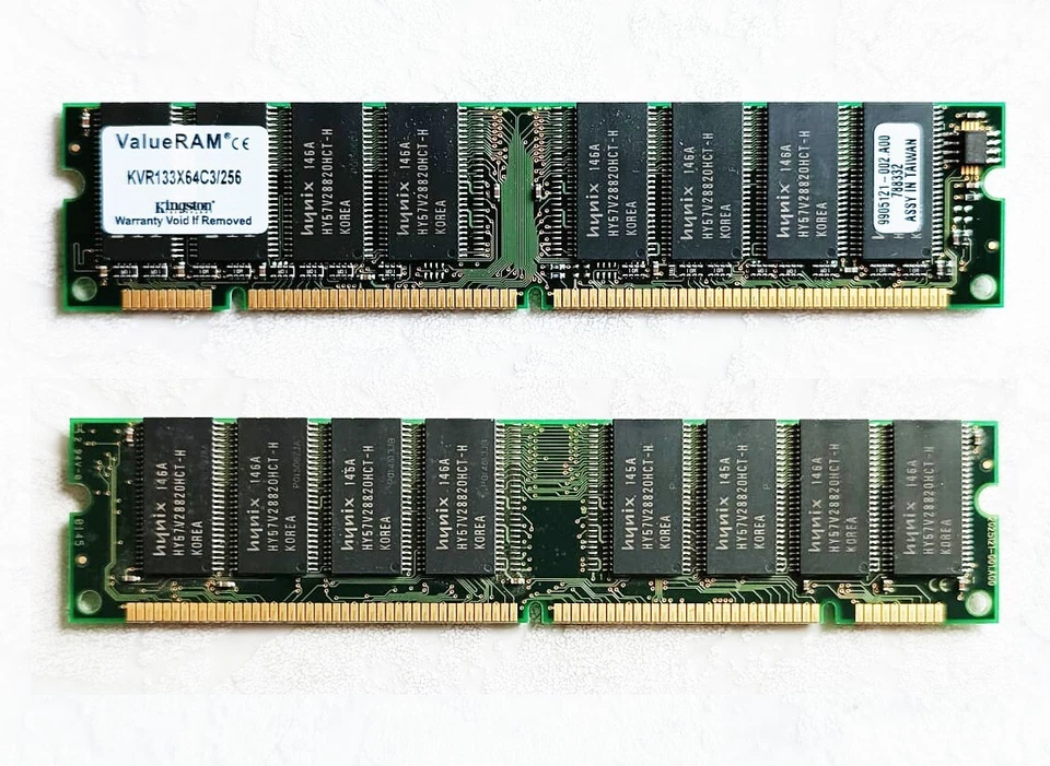 Kingston 256MB PC133 CL3 168-Pin KVR133X64C3/256  SDRAM - Immagine 1 di 1