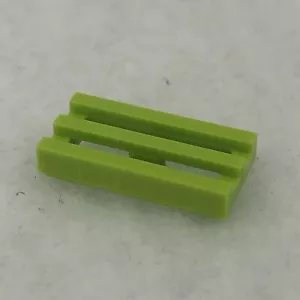 LEGO 2412b Lime Tile, Modified 1 x 2 Grille with Bottom Groove (x1) - Picture 1 of 3