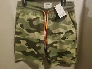 RETREAT Men's Green Camo Fleece Sweat Athletic Shorts - Size Medium - NWT - Picture 1 of 2