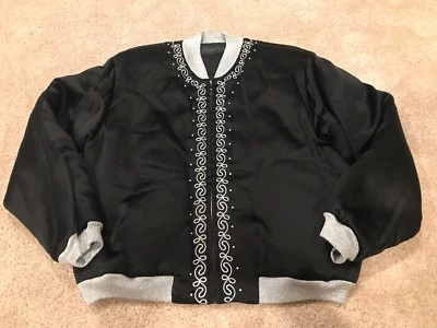 Jaqueta de noite feminina vintage agosto seda preta e prata tamanho médio (JL) - Imagem 1 de 4