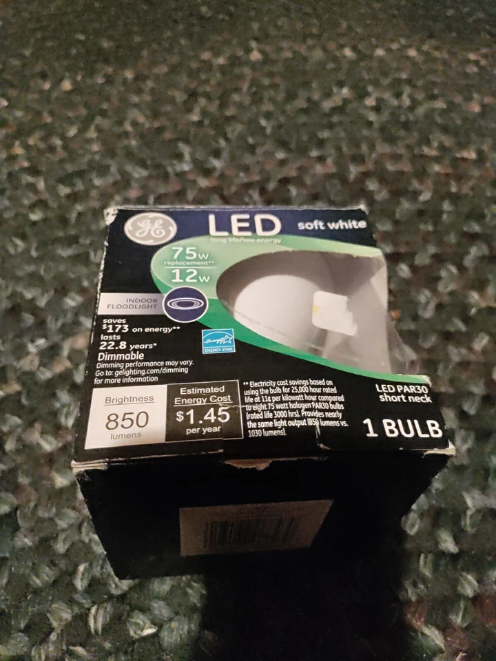GE LED Indoor Floodlight 12 Watts 75 Watt Replacement Soft White PAR30 Dimmable - Image 1 of 1