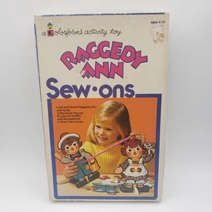 Vintage Raggedy Ann Andy Sew Ons Colorforms 910C 1974 Activity Yarn / DD - Bild 1 von 4