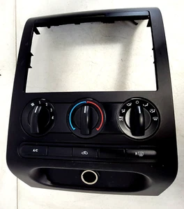 Bisel de radio y control climático Ford F-150 2004-2008 - Imagen 1 de 10