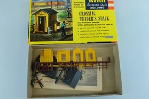 HO Scale Revell Crossing Tender's Shack Mint Collectible Vintage Kit - Picture 1 of 2