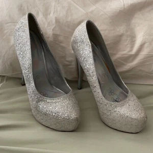 Paprika Silver Sparkle Shimmer Platform Pointed Toe Pumps, Size 8 - Picture 1 of 10