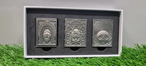 NieR Replicant Ver. ... White Snow Edition 2021 Square Enix Pin Anstecker Set - Bild 1 von 4