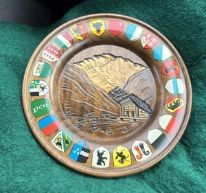 Schweiz Alpen Hütte Eichenholz geschnitzt & bemalt Wandteller Wappen Wappen - Bild 1 von 8