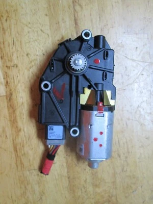2013-2020 Lincoln MKZ Sunroof Motor Motorcraft OEM - Image 1 of 4