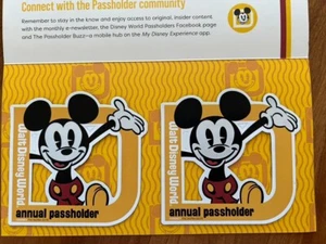 2 NEUE Walt Disney World Jahreskartenhalter Mickey Mouse Auto Magnete Authentisch Neu in Verpackung - Bild 1 von 2