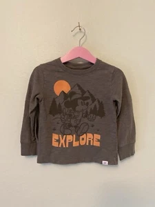 BABY GAP DISNEY MICKEY MOUSE EXPLORE KLEINKIND ÄRMEL T-SHIRT MIT WEICHEM AKZENT GRÖSSE 3  - Bild 1 von 4