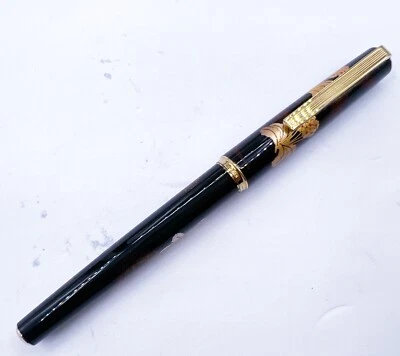 Pluma Estilográfica Flor Sailor Makie Plumín Metal Tamaño Desconocido Foto 1 de 4