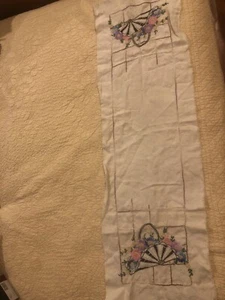 Vtg Embroidered Dresser Scarf  / Table Runner Unfinished Baskets W/ Flowers - Picture 1 of 7