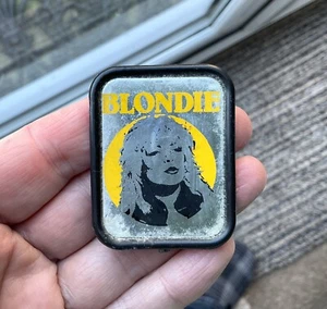 Vintage Blondie Mirror Style pin badge Rock Pop Music Band Debbie Harry - Picture 1 of 7